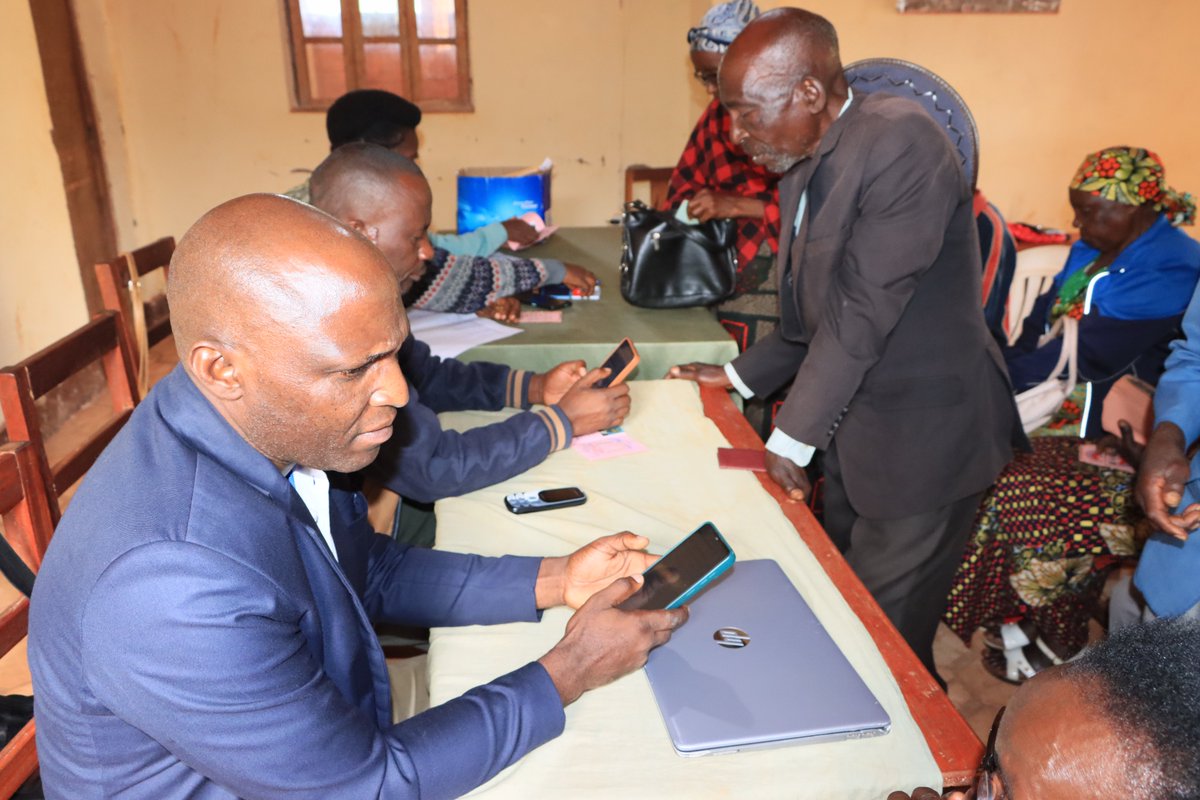 Onpr2018's tweet image. #Burundi #OnprInnovation A la fin de la 1ère semaine du recensement physique de ses bénéficiaires pour 2025, l'#ONPR en réalise toutes les activités coe prévu, dans les lieux de rencontre publique mais aussi dans les ménages, centres d'accueil des personnes agées, hôpiataux, etc