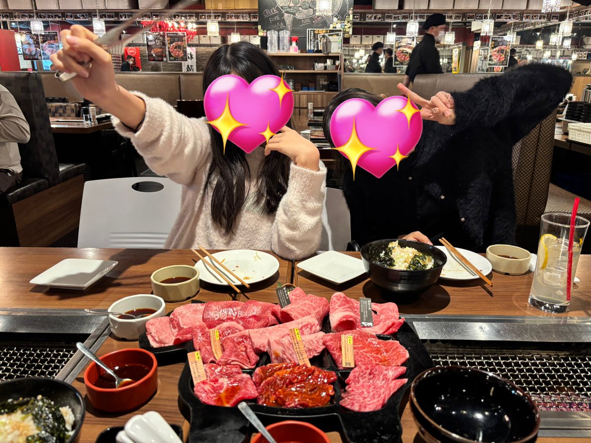 俺の焼肉🥩2人前でもすごい量。
ザブトンが特に美味しかった😋