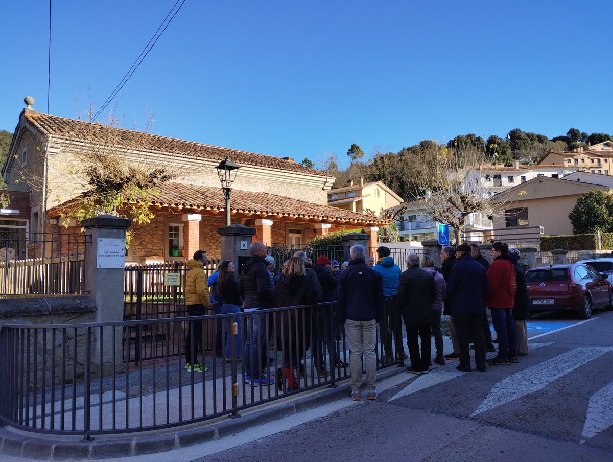 acgarrotxa's tweet image. Comença el 29è #itineraripersonal de l&apos;@acgarrotxa, a cura de Pere Gelis Torró, que ens guiarà pels carrers de la part antiga de Sant Esteve d’en Bas per descobrir com era la vida durant la segona meitat del segle XX. 
@patrimonigencat @OlotCultura  #XAC #PaisArxius #SIA2025