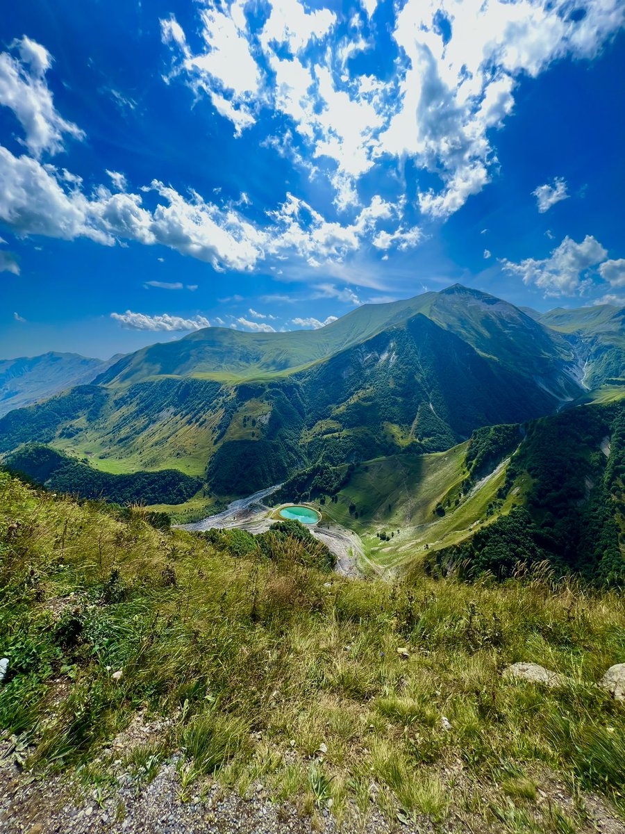 المنطقة جميلة مهما كانت الأداة الي صورت فيها بيطلع منظر جميل، هذي كنت مصورها وقتها بجوالي iPhone 13