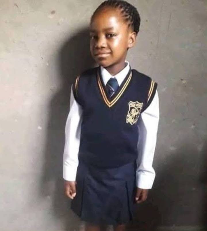 Minenhle_fluffy's tweet image. Good people is this not Amahle Thabethe that went missing in 2019? Please take a closer look guys, I came across this video on FB and people are concerned in the comments also
@womenforchange5 
#womenfightforjustice