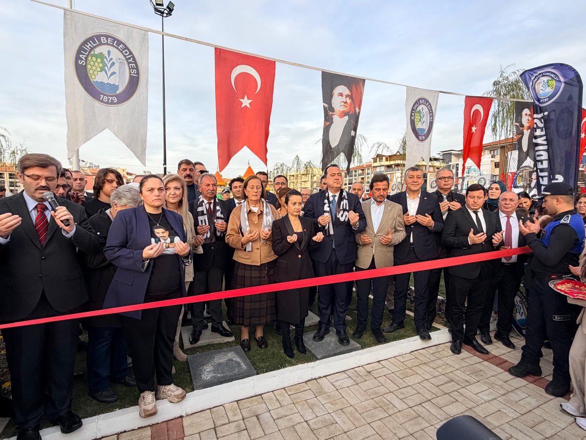 SelmaKavaf's tweet image. Bugün Manisa Büyükşehir Belediye Başkanımız Besim Dutlulu, İl Başkanımız İlksen Özalper, Köprübaşı Belediye Başkanımız Fatih Taşlı ve Kula Belediye Başkanımız Hikmet Dönmez ile birlikte Salihli Belediyemizin hayata geçirdiği Doç. Dr. Sinan Ateş Adalet Parkı’nın açılışını…