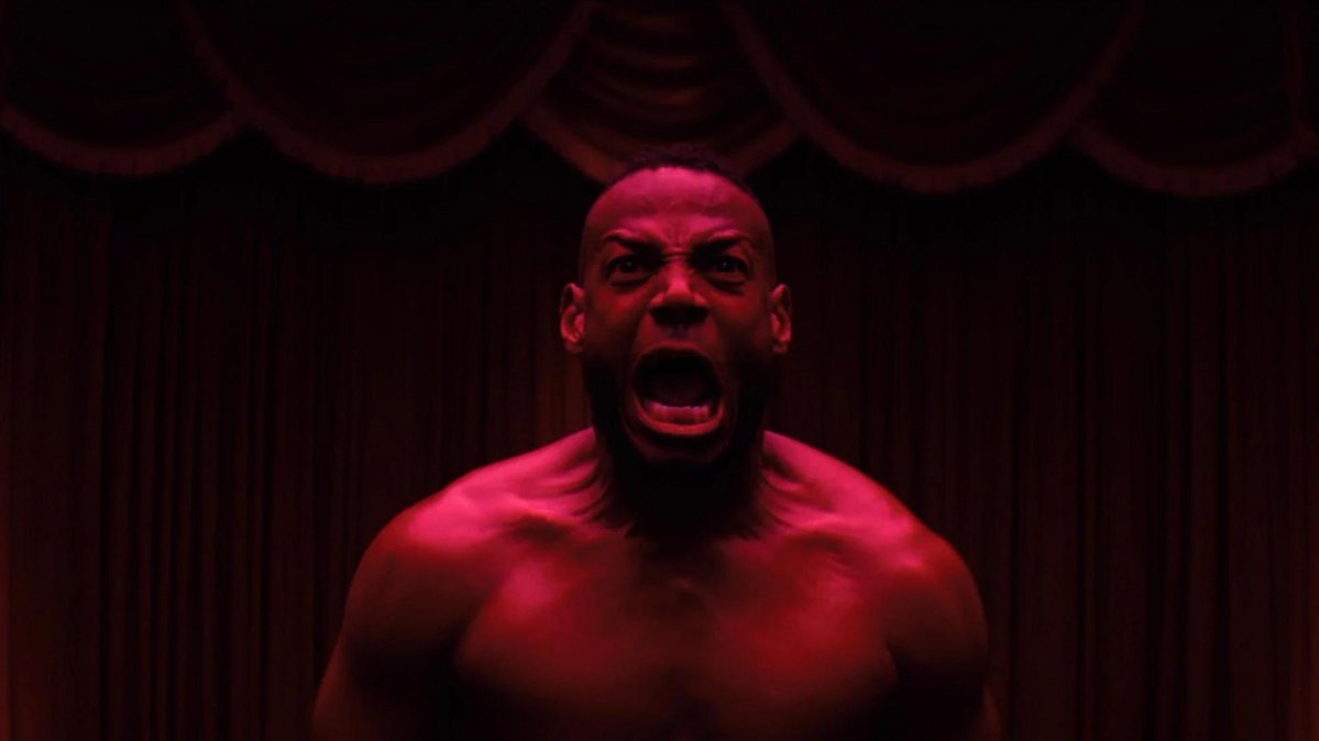 noescinetodo's tweet image. #ElMejor (#Him) es caótica y pretenciosa, un batiburrillo místico-religioso cuyas imágenes alegóricas coquetean con el body horror para exponer los peligros de los falsos profetas e ídolos de barro en la sociedad contemporánea.

Crítica de @danielfarriol:

noescinetodoloquereluce.com/2025/11/critic…