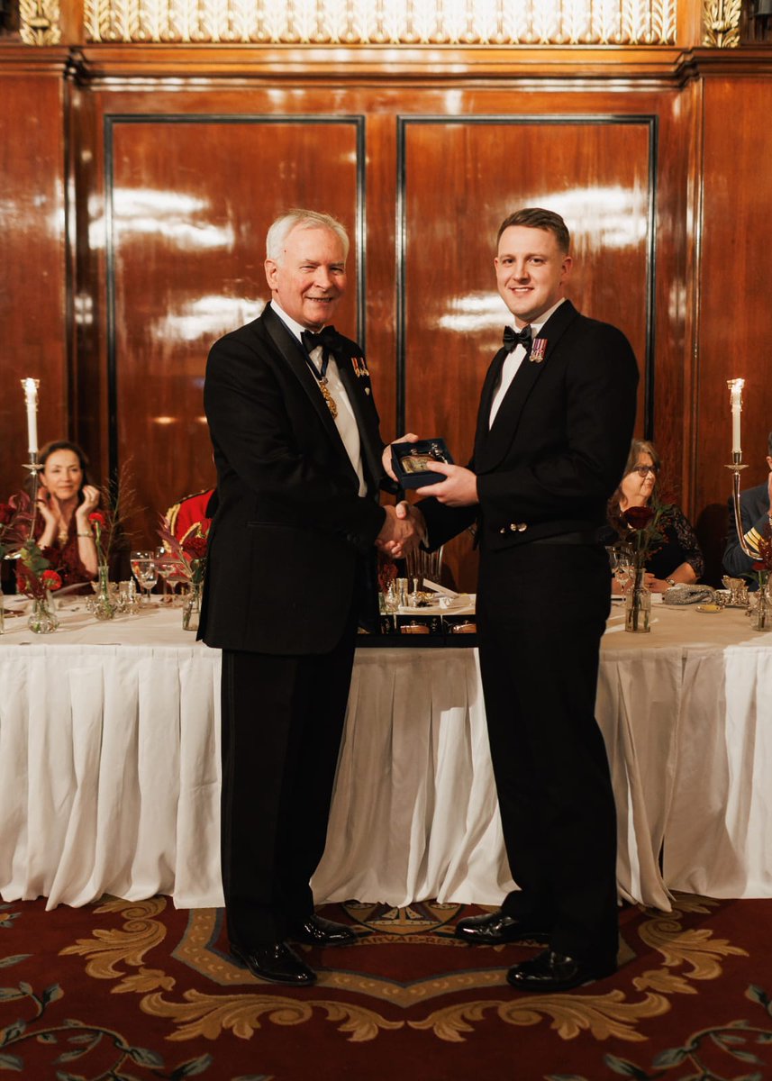 HMS Stirling Castle tweet media