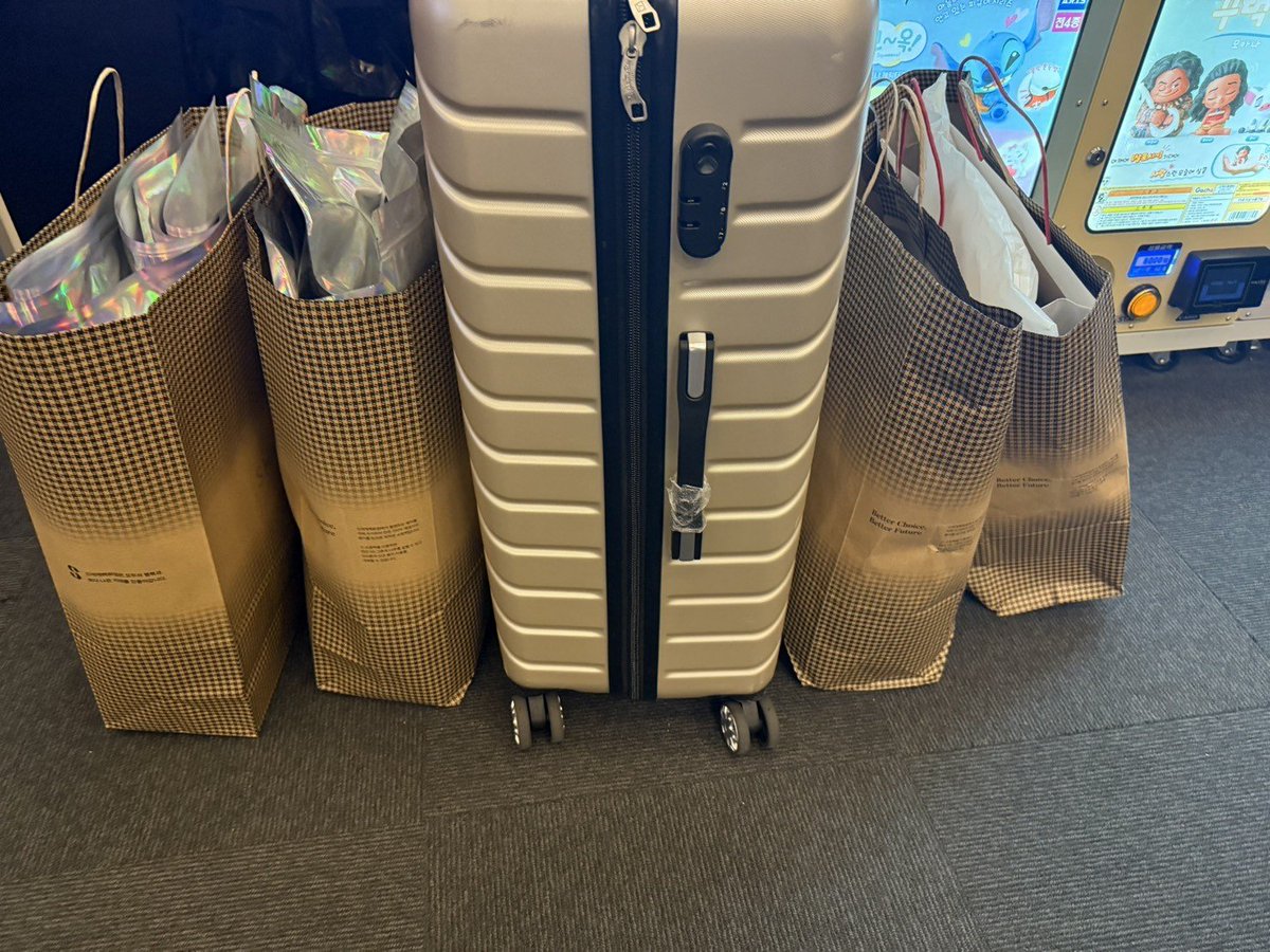 たくさん仕入れたので郵便局へ。 こういう日が一番テンション上がる。