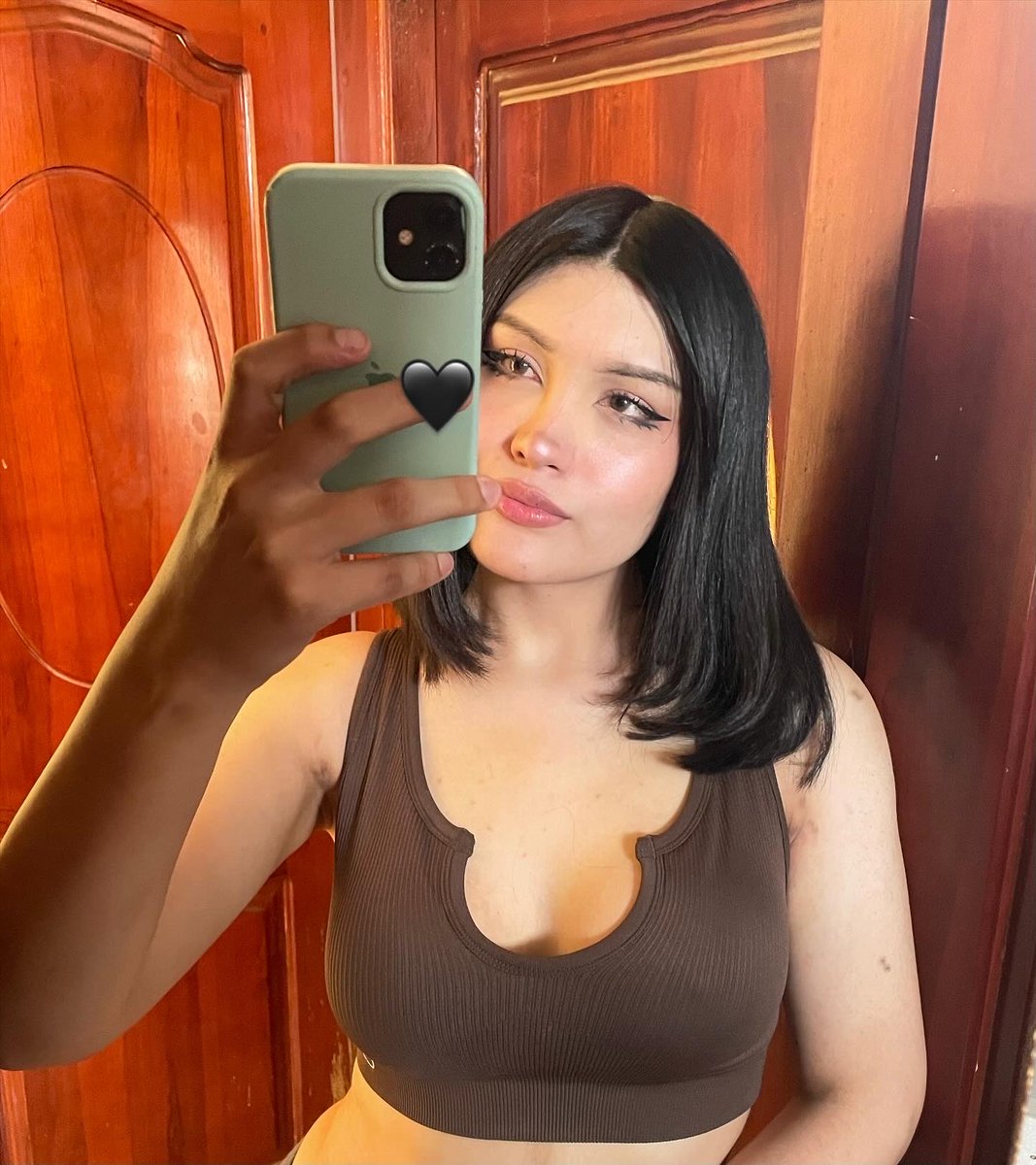 caro_088's tweet photo. Holi se que no ando mucho por aquí jeje actualización me moche el cabello 😛 https://t.co/hDuDX9jcrR
