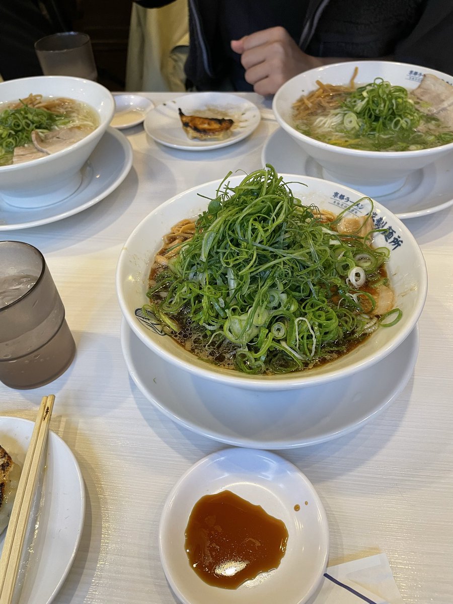tomitsuka_h's tweet image. #がなりす食堂  #さくら組デ部
九条ネギたっぷりの京都ラーメン食べてきました！