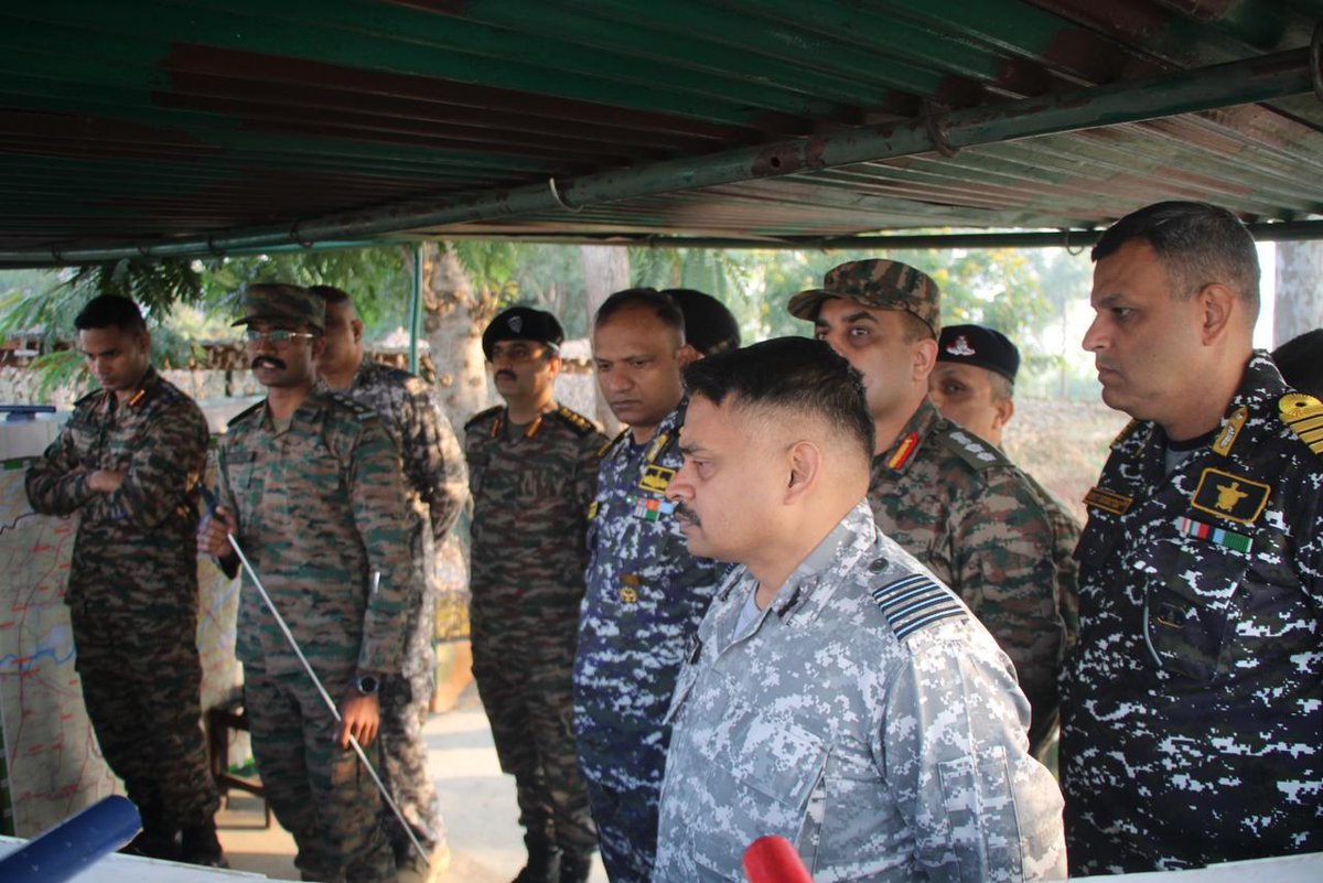 #IndianArmy
#StrongAndCapable

#RisingStarCorps conducted an immersive Forward Area Orientation Tour for participants of the Higher Defence Management Course at Yol and the forward areas of Pathankot &amp; Jammu, offering valuable insights into tech infusion and operational