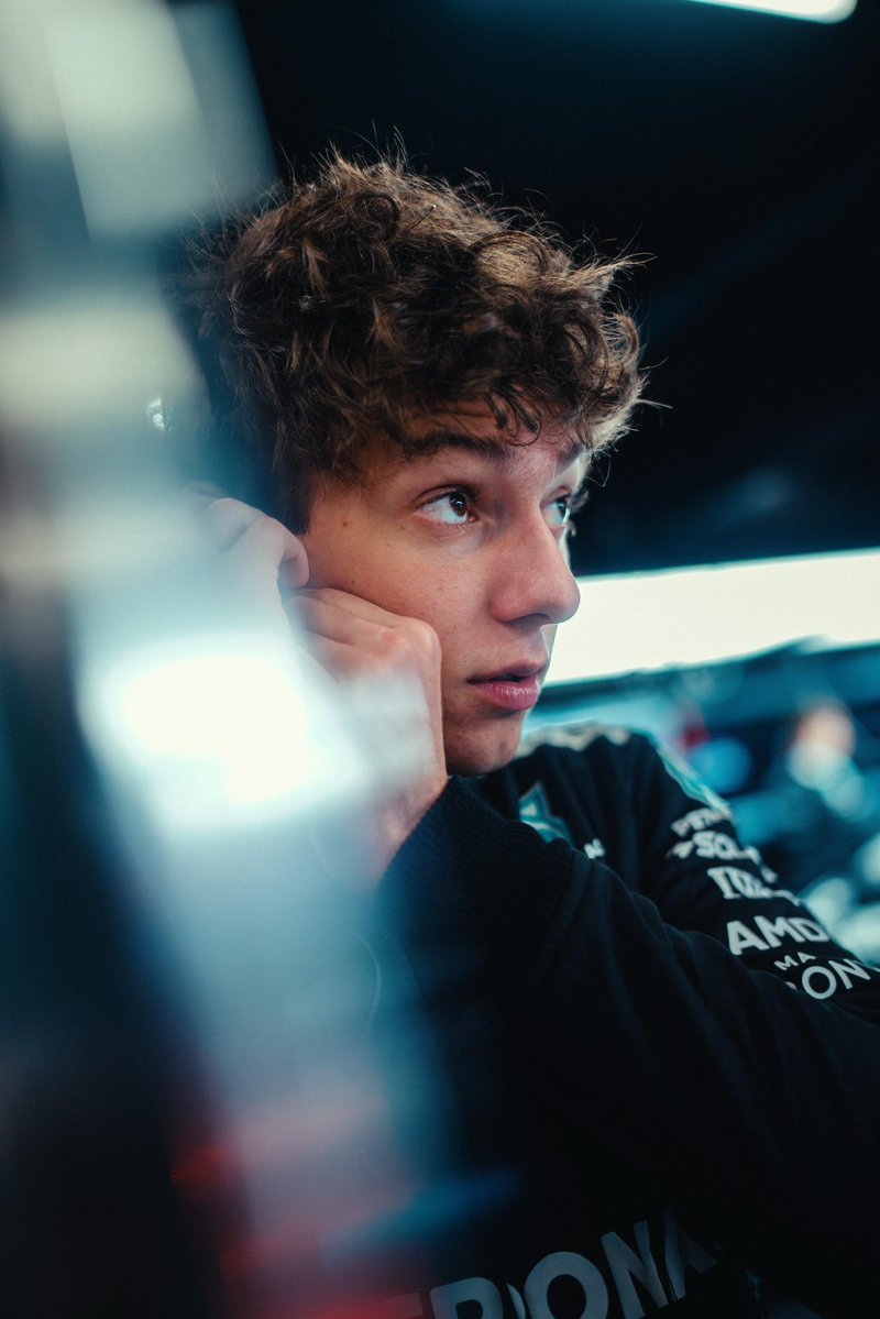 MercedesAMGF1's tweet image. Ready to battle for valuable points. The fight for P2 in the Constructors&apos; continues 💪