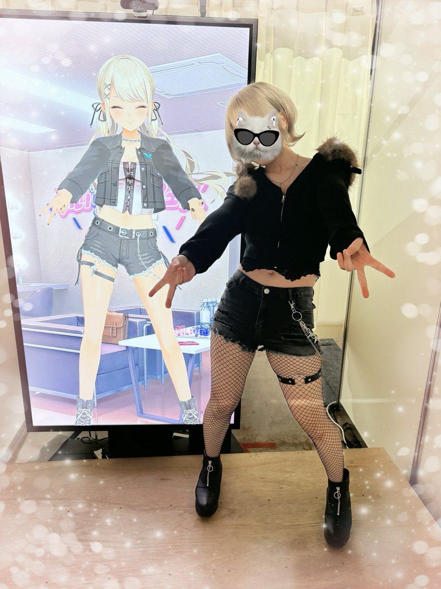 あじこ tweet media