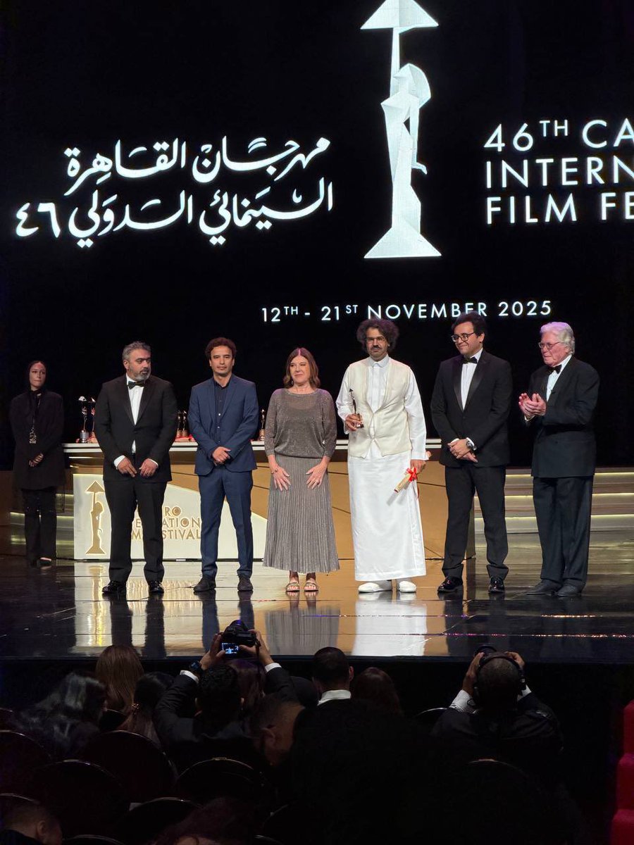 ألف ألف مبروك للسينما السعودية وللمخرج المبدع علي سعيد الذي يملك حسا توثيقيا مهما جدا اكتشبه من دراسته وممارسته للصحافة الثقافية لسنوات طويلة، إضافة لثقافته الواسعة التي تجسدت في اشتغاله على الأفلام الوثائقية التي تميزت، ولا غرابة أن يفوز فيلمة الوثائقي الطويل "ضد السينما" في