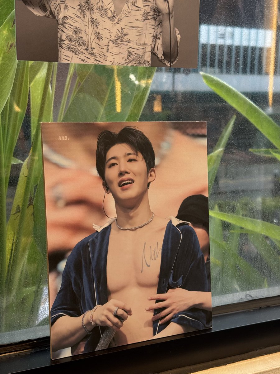 아름다운 사진들이 여기 있습니다😍❤️  <a href="/exhBIdotdae/">DOT.DAE</a> 

 <a href="/jjin_0717/">🆔 JJIN_131</a> <a href="/bbibbbi22/">bbibbbi</a> <a href="/131walnut/">호두</a> <a href="/khb_dot/">𝗞𝗛𝗕.</a>