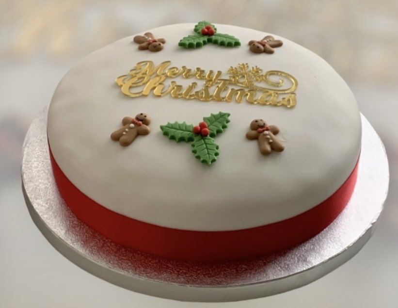 Traditional Christmas cake, packed with lots of fruit, nuts (optional) laced with some delicious spiced rum and finished with festive toppers…
Tel: 07824 705364 or DM
#firsttmaster #Christmas2025 #SweetTreats #LondonBakes #Shopindie #UKGiftAM #UKGiftHour