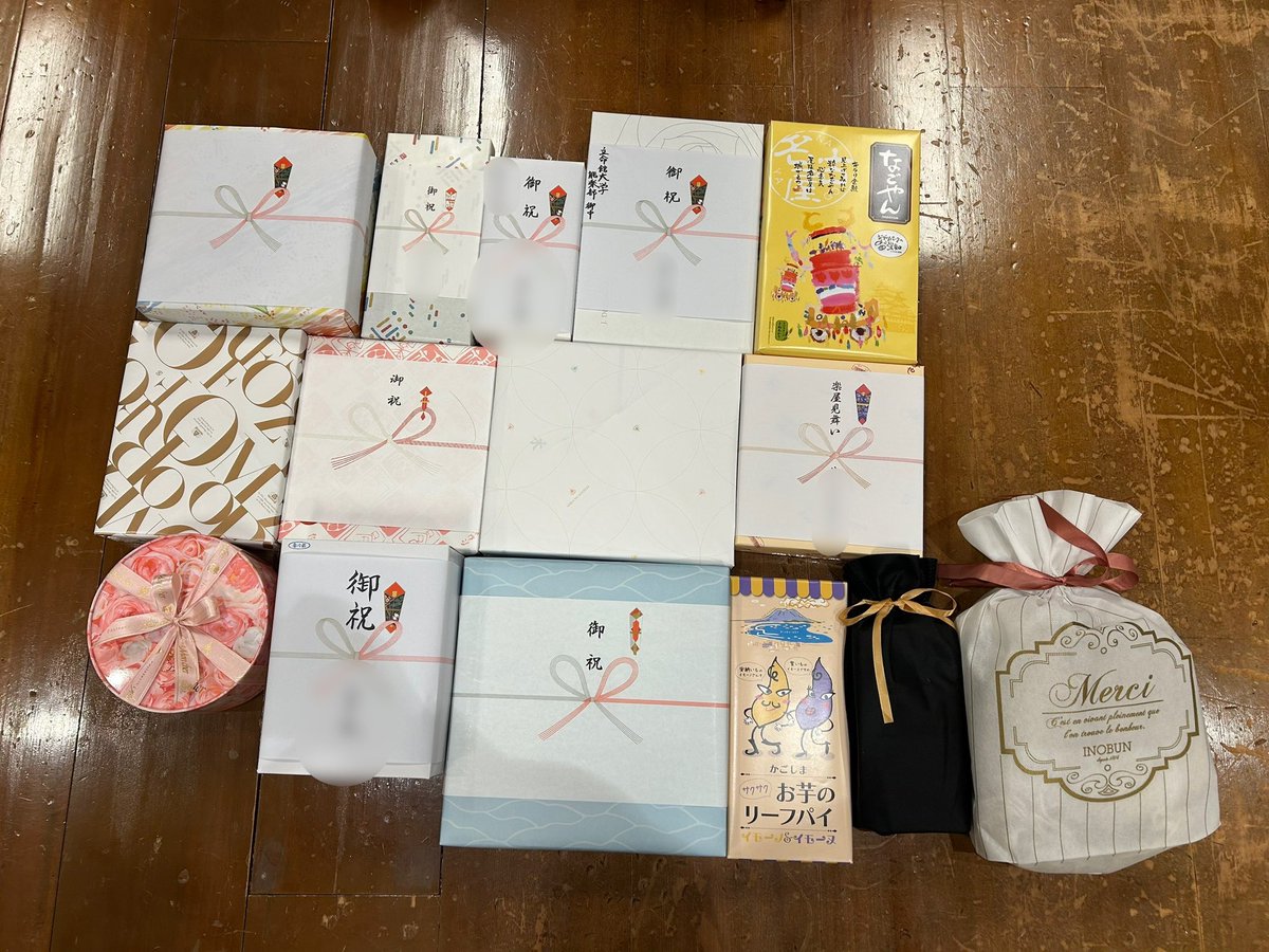 先日は、立命能にお越しいただき本当にありがとうございました‼︎
お越しいただいた皆様や、先生方のおかげで無事に会を終えることができました。
4回生の集大成ともいえる姿に、感動した方も多かったのではないでしょうか。
これからも、稽古に精進していきますので、応援よろしくお願いいたします。