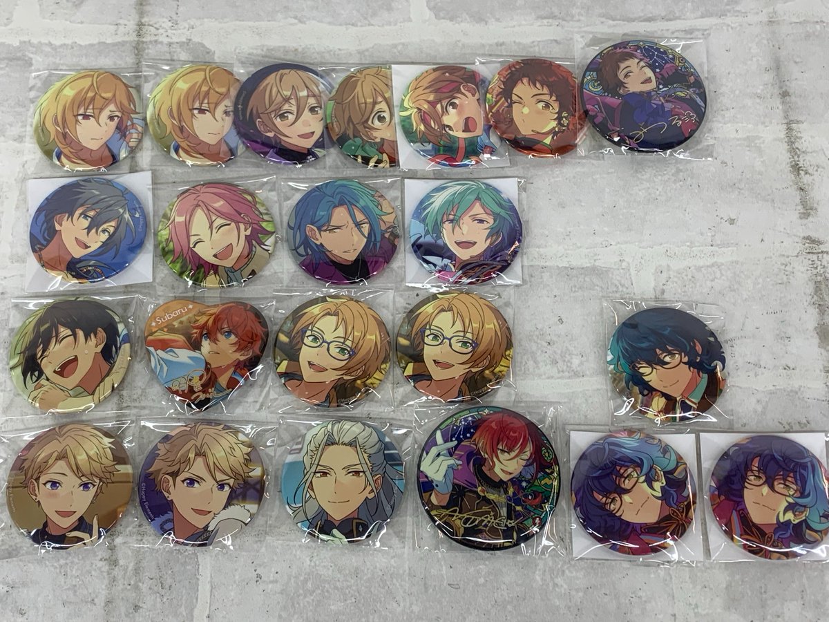 あんスタ より缶バッジ、アクスタ、ぱしゃっつ他カード等大量買取