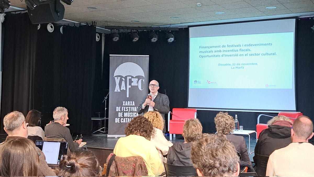 LaMarfamusica's tweet image. Comença a @lamarfamusica la jornada de formació adreçada a persones organitzadores de festivals, coorganitzada amb #Xàfec, la xarxa de festivals de música de Catalunya. Diferents sessions per abordar el finançament dels festivals, el patrocini i el mecenatge 
#formació #festivals