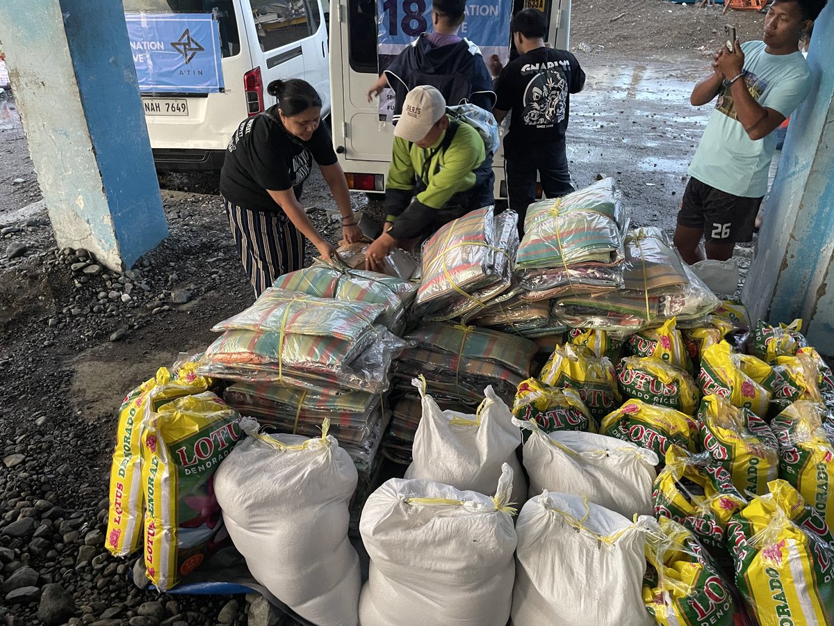 18donationdrive's tweet photo. 📍 Brgy. Paltic, Dingalan, Aurora

This morning, we successfully distributed 75 rehabilitation packs (including blankets, sleeping mats, solar lights, hammers, and saws) and 170 packs of 5kg rice to the affected families in Brgy. Paltic.

Your trust and generosity continue to make these efforts possible. Thank you for helping us reach and support more communities in need. 💙

@SB19Official #SB19
#ATINgPagbangon #ATINgDamayan #18DonationDrive