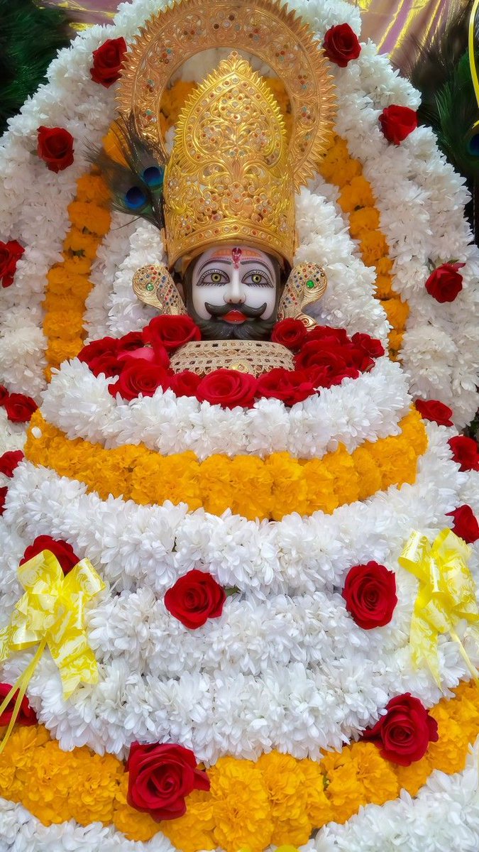 Ak94378's tweet image. ✨&quot;खाटू श्याम बाबा की कृपा जब होती है,✨✨🌺🪷🌸
जो नामुमकिन लगे, वो भी मुमकिन हो जाती है..! 💫🌺🌸
भक्तों के सिर पर सदा उनका हाथ रहे,
तो किस्मत भी झुक जाती है उनके चरणों में..! 🙏💖&quot; 🌺🪷🌸