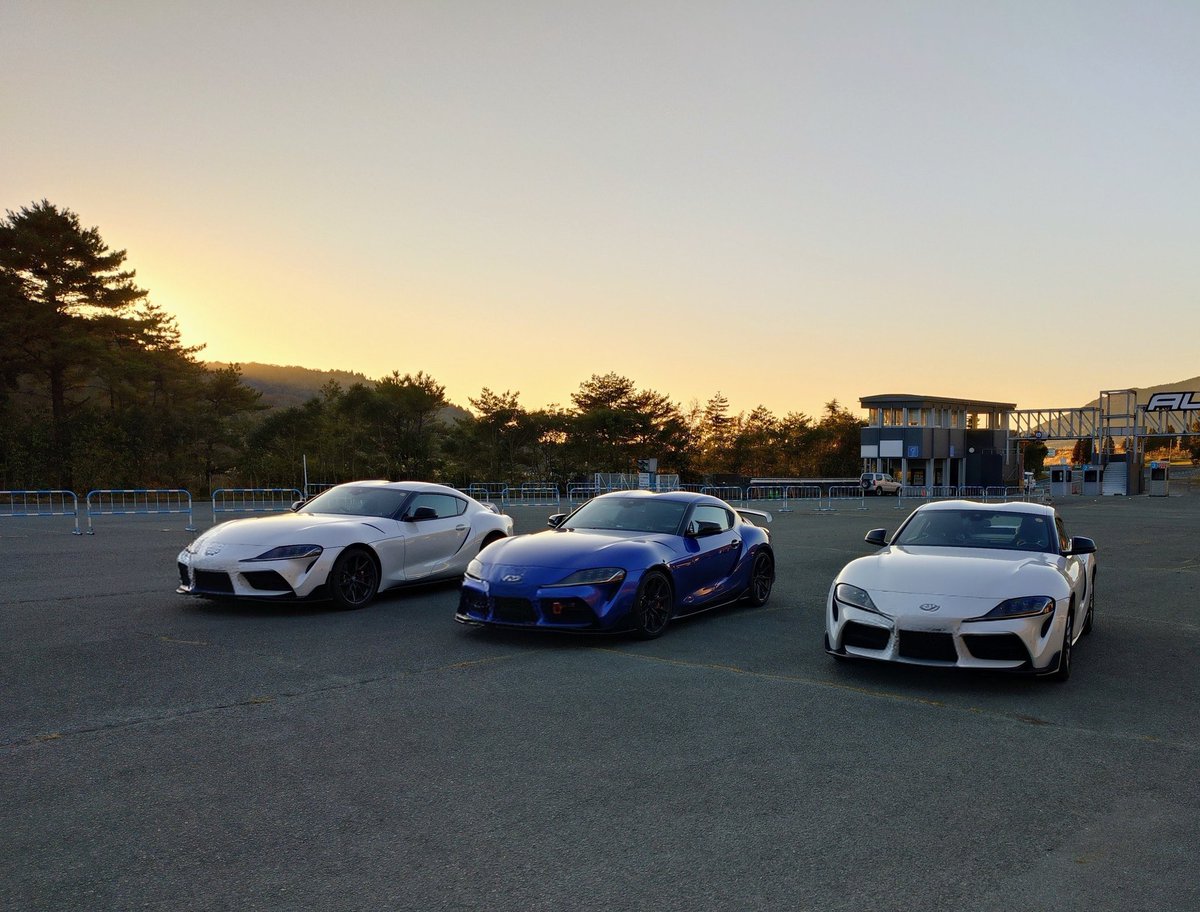 J_Kcoocoo's tweet image. オートポリスの走行会！
無事終了！😁
お疲れ様でした！😆
疲れた！😑
スープラさんと記念撮影！🤗