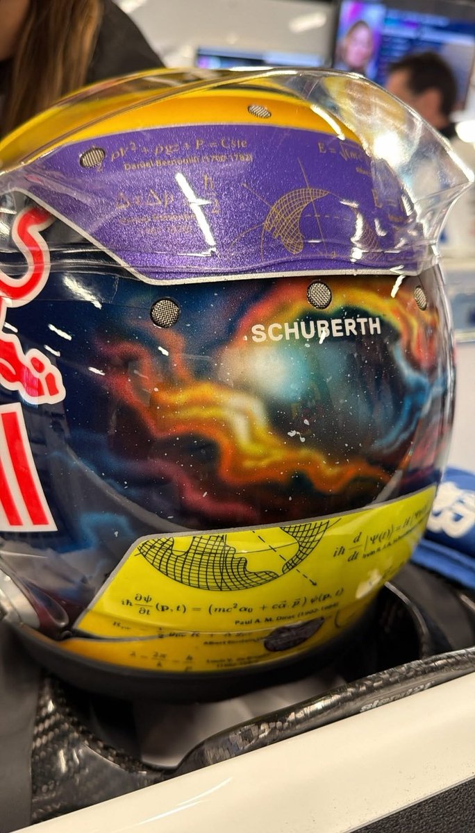 isack's helmet. ♡