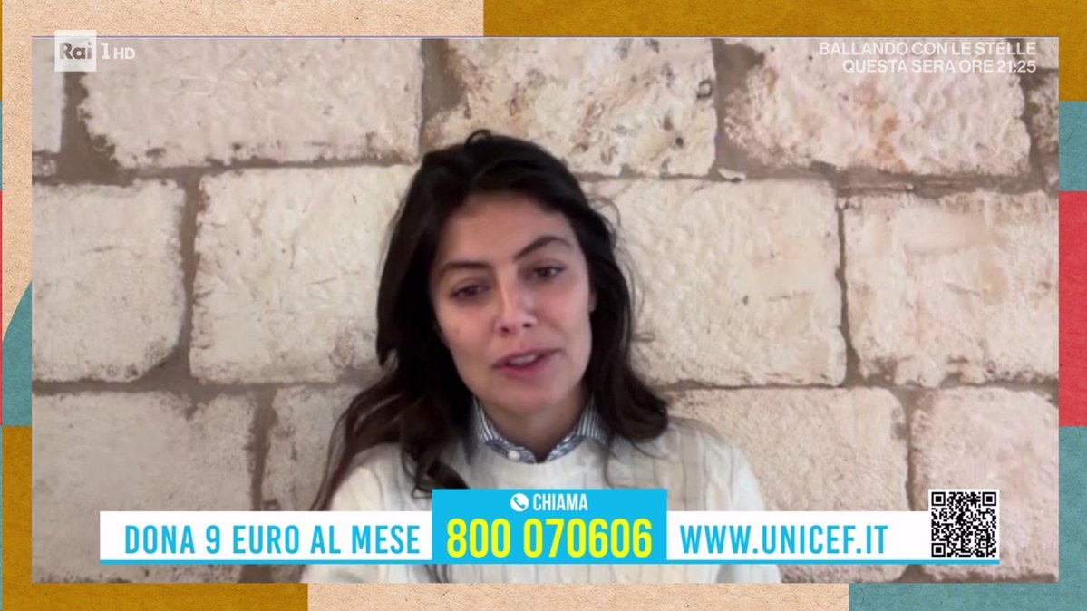 UNICEF_Italia's tweet image. C&apos;è un modo per aiutare i bambini della #Siria che affrontano enormi difficoltà per vivere in un paese dilaniato da anni di guerra: diventare donatore regolare dell&apos;UNICEF.
A #UnoMattinaInFamiglia l&apos;appello di @BeppeConvertini e #AlessandraMastronardi a fianco di @Andrea_Iacomini