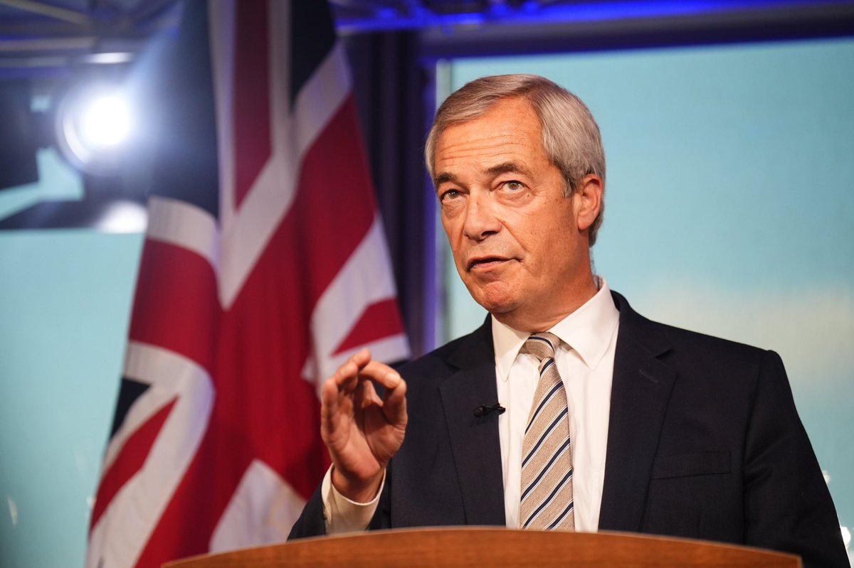 BREAKING:

Nigel Farage on the 28-point peace plan:

“Ukraine being asked to halve the size of its Army is unacceptable”