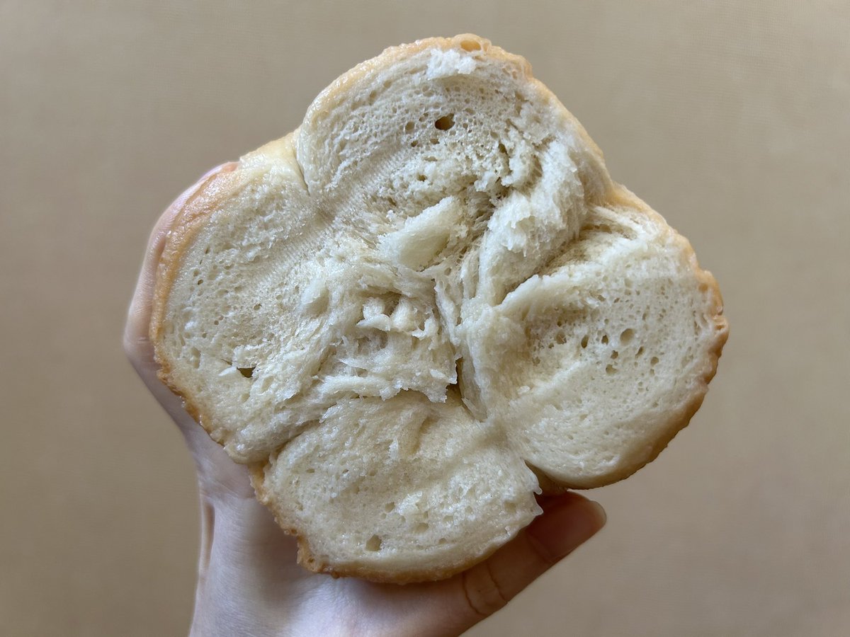 diet_me12's tweet image. 第1弾　もち姫甘酒プレーン

はじめましての“もち姫甘酒プレーン”！

ツヤッと艶やか、白肌ちゃんでコロンッとまぁるくふっくらパッツパツッに張ったフォルム🫶

愛おしい🤭

#KOS
#埼玉
#窯茶業
#実店舗
#東京
#練馬区
#ベーグル専門店
#ベーグル通販
#ベーグル記録