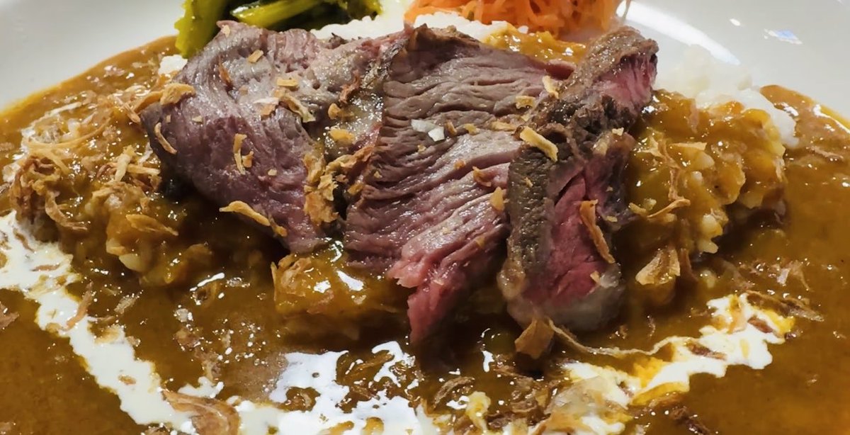 岡崎さんと村枝先生のカフェの馬肉カレー。
岡崎さんと先生に約10年ぶりにお会い出来てお元気そうでよかった