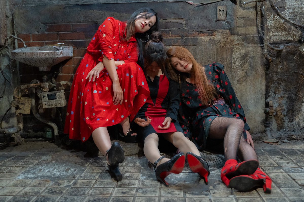 akiiiiiiii71's tweet image. sappyさん @sappy8888
MAKIさん @maki_model_rose
紅子さん @bloody_elly0727

囚われたままの時間。

#超キレイ
#コラボ企画 
#sappy #夢乃紅子 #MAKI 
#スタジオ緑青