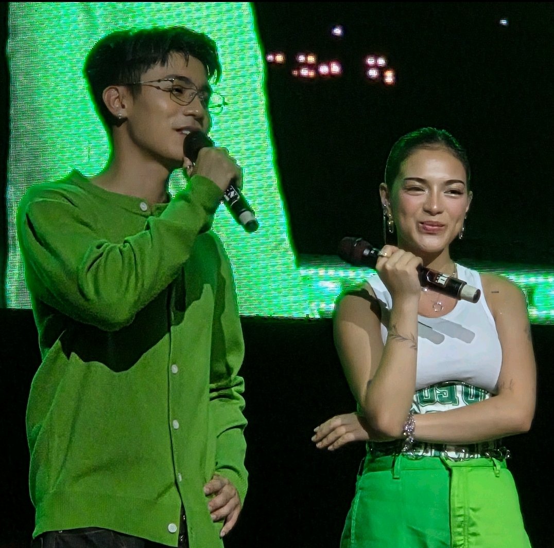 philconcerts's tweet image. Who needs medals when Mika got Brent by her side? @Puregold_PH #HakotRelayRun just got a whole lot sweeter with #MikBrent. #AlwaysPanalo