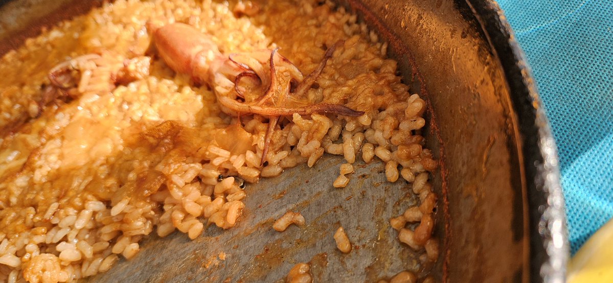 sandrambcrocs's tweet image. comença el finde de l&apos;arròs, a la teva salut @nuria_ca_sa