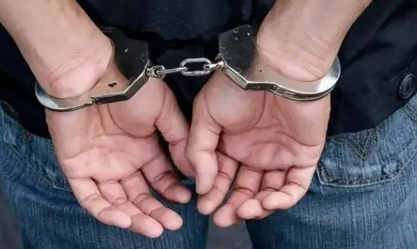 The SIA arrested a man from Diyarwani, Batamaloo, Srinagar. His name is Tufail Niyaz Bhat. 
.
.

#Breaking #SIA #DelhiBlast #Batamaloo #Srinagar #TerrorProbe