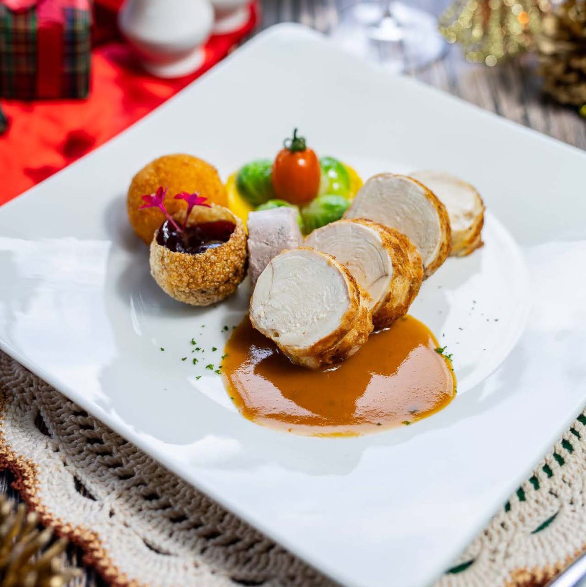 Le_Crystal_Rest's tweet photo. *|https://t.co/Q7FbHDr9F3|*
Celebrate the Magic of Christmas &amp; New Year by the Ping River
This holiday season, gather with loved ones and indulge in beautifully crafted festive menus, romantic riverside ambience, and warm, @ Le Crystal Restaurant,Chiang Mai. https://t.co/QyWhJ8ulCH