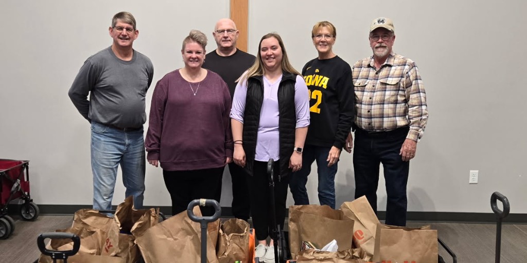 The AgState Cherokee office recently contributed both funds and food to a local food pantry. Donations are still being accepted at all AgState locations. The Cherokee Corporate office’s next food pantry donation date is December 18th. #FoodDrive #AgState