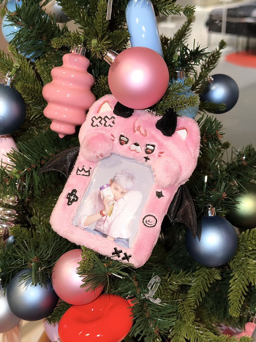 GuarD0818's tweet photo. GD Winter Plush Card Holder β Fan Project Launch πβοΈ
Mint Cocoa & Berry Shake
ββ Picture of the actual productπ©·π
#GDRAGON #GuarD0818 https://t.co/5ZZudNSF6F