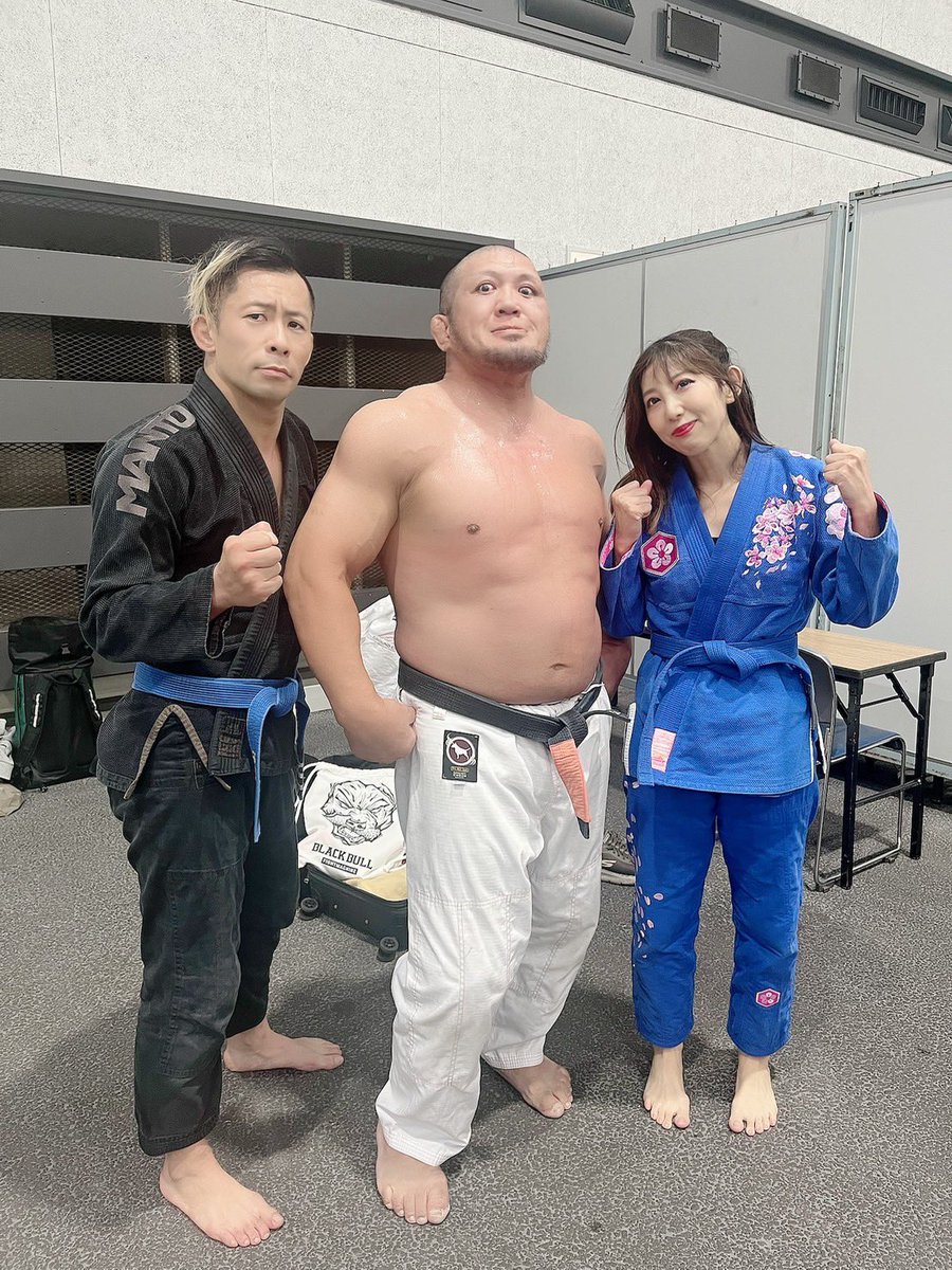 ゴキゲンプロレス静岡大会ありがとうございました！
ゴキゲンにプロレスで柔術なハイブリッドで挑みましたが見事玉砕🤯
チェリーさんとの華麗な連携を繰り出すも通用せず。
大怪獣シュレックさんはデカ過ぎました。
また練習がんばります💪
試合終わればノーサイド。