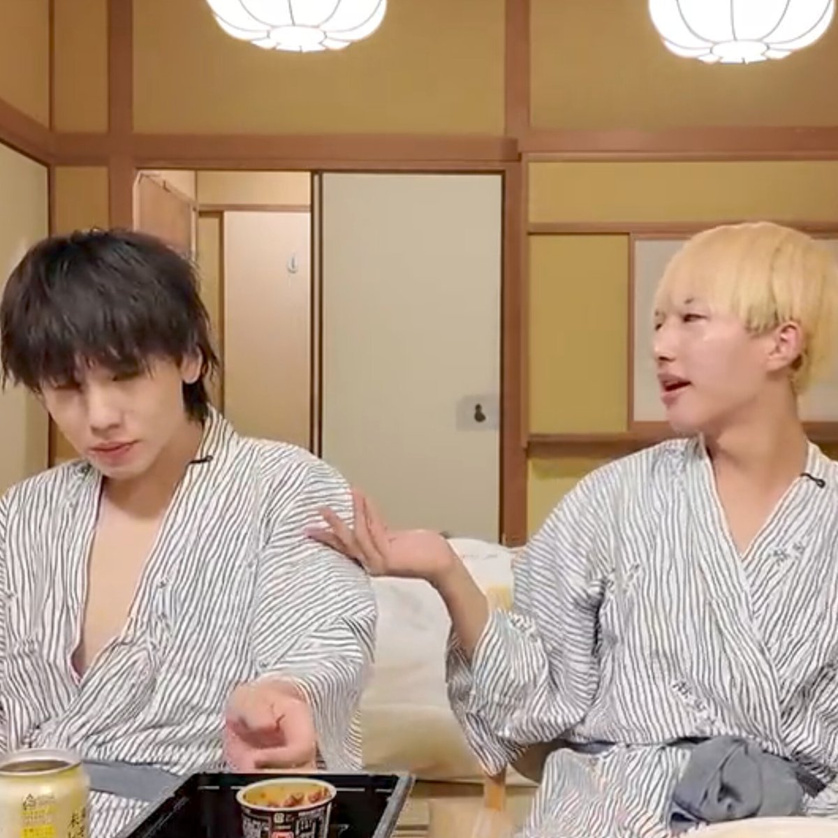 しっぽり飲み対談!
酔ったみっちゃん→→→きょーた君へ触れたり凭れたりすることが多かったから見ててにまにまが止まらい止まらない(〃艸〃)❤
第一弾でこうだから第二弾どうなっちゃうのか､､､楽しみっ🫶💕

#おにサブ　　#おにラブ