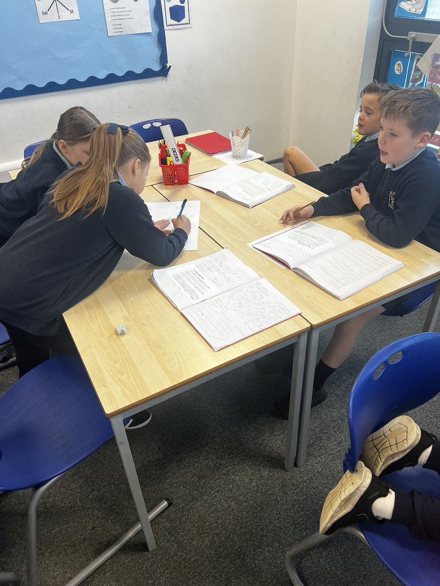 mrsmunro1718's tweet image. Working together to create a memory word bank poster for spelling words.