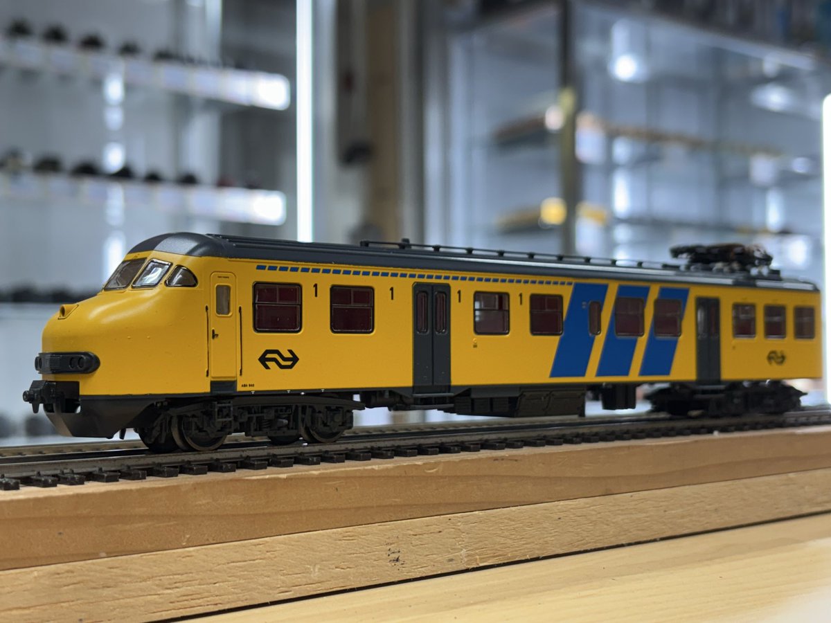 marklin製ちょっと珍しいオランダ🇳🇱のディーゼル機関車が入荷です