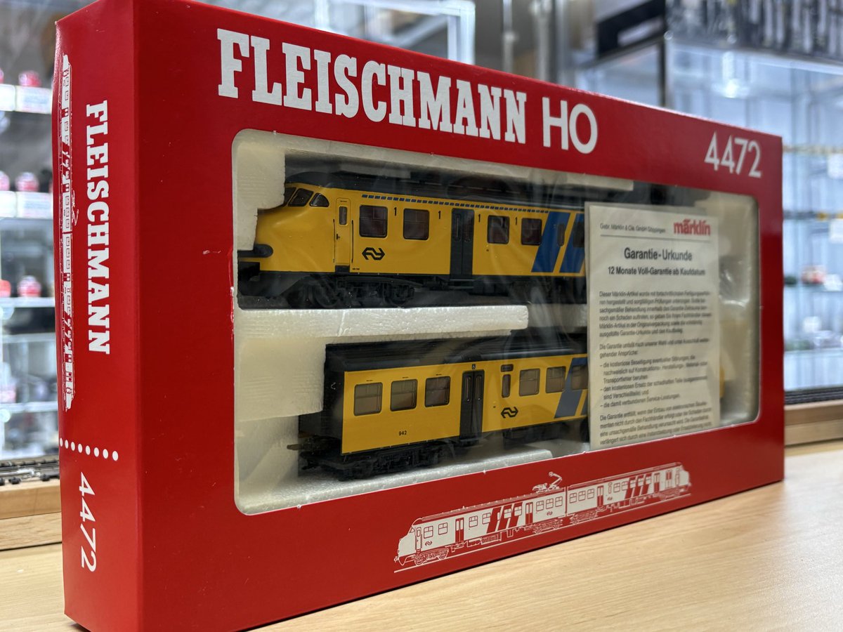 marklin製ちょっと珍しいオランダ🇳🇱のディーゼル機関車が入荷です