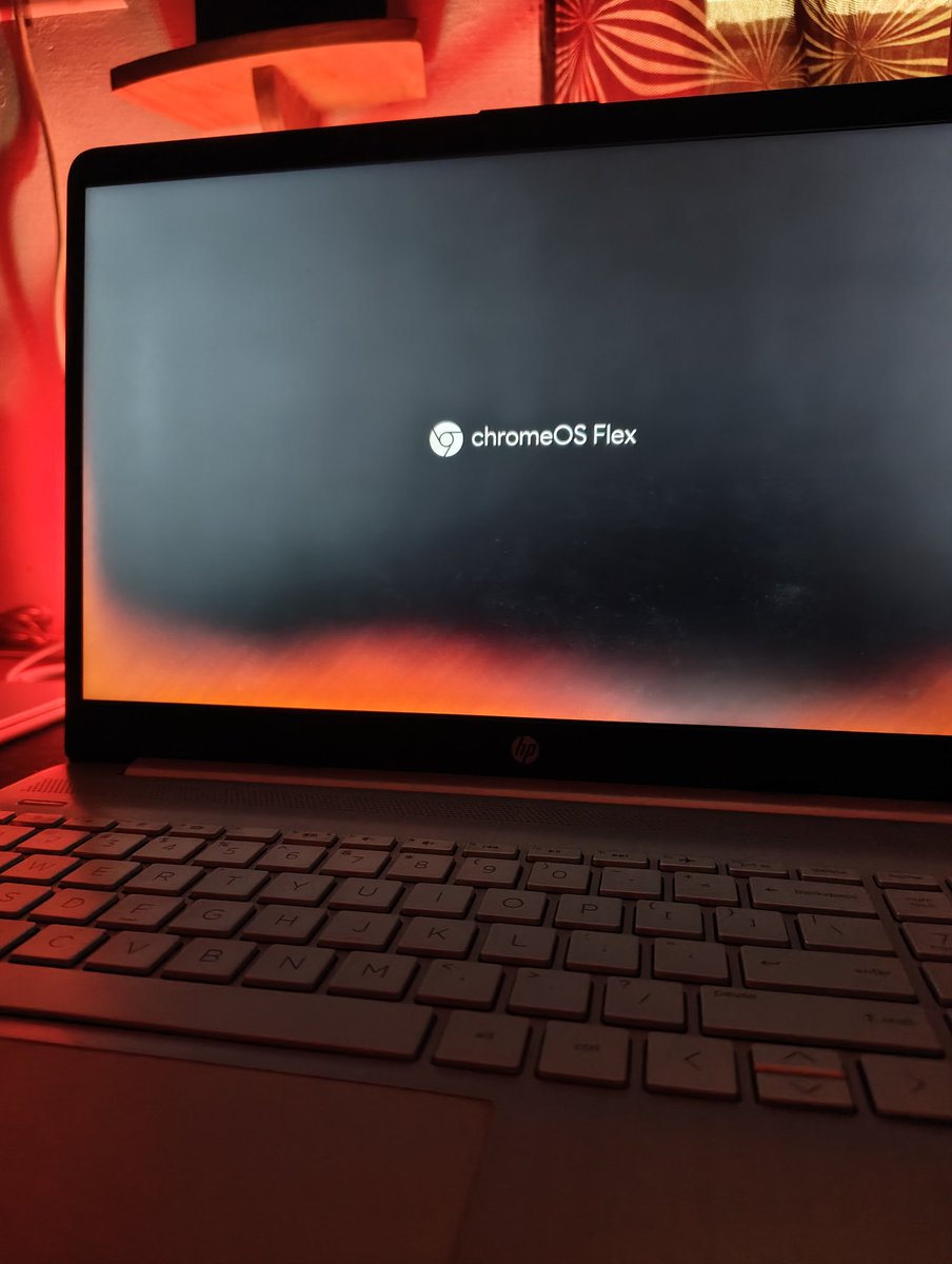 adithyasnair33's tweet image. I had an old laptop.... Just revived it with the #ChromeOSFlex 

Thanks @MrPerfectTech for this idea😌