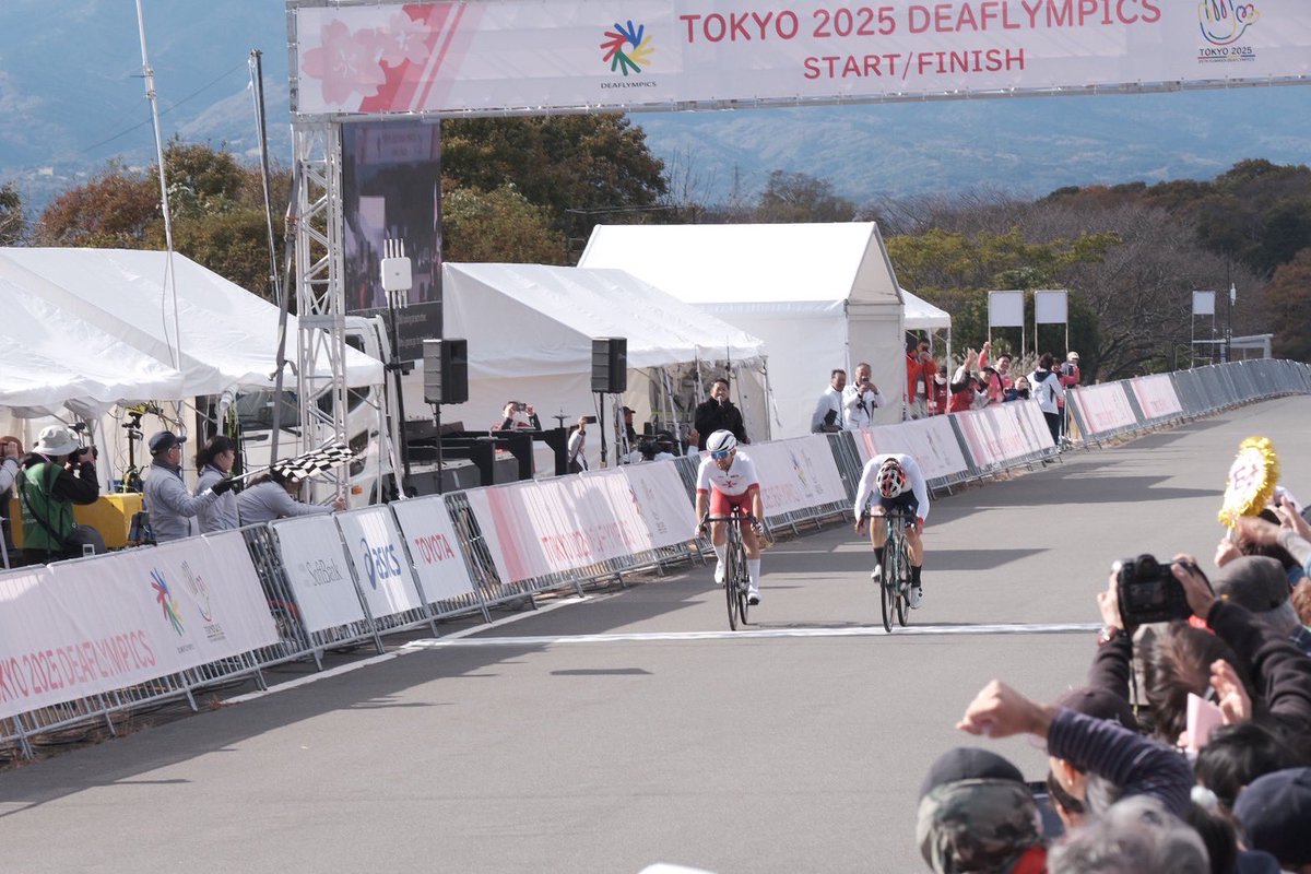 iroha1655's tweet photo. デフリンピック自転車競技・ロードレースにて、藤本六三志選手が見事“銅メダル”を獲得！
力強い走りと最後まで諦めない気迫、本当に感動しました。

男子選手では日本初メダルです！

藤本選手、おめでとうございます！👏🚴‍♂️🥉 https://t.co/WP8KsPshQK