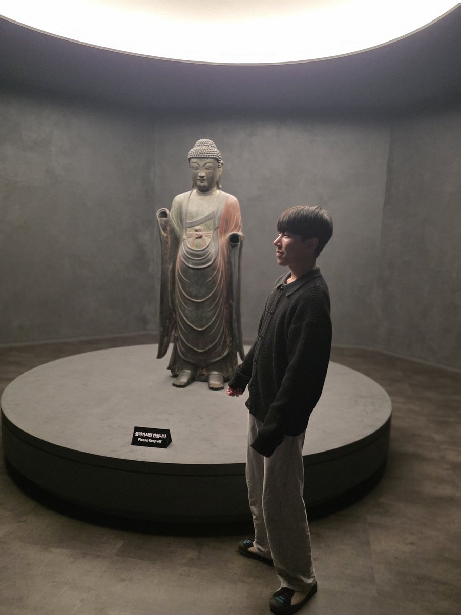 wooky97's tweet photo. 화장하기도 귀찮고 포토샵하기도 귀찮고 30살까지 얼마 안남았고 아조씨가 다되가는중 https://t.co/IyzmVbK0gA