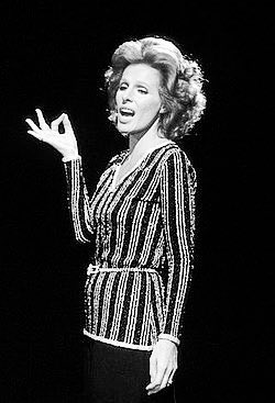 ILpanico's tweet image. #OrnellaVanoni