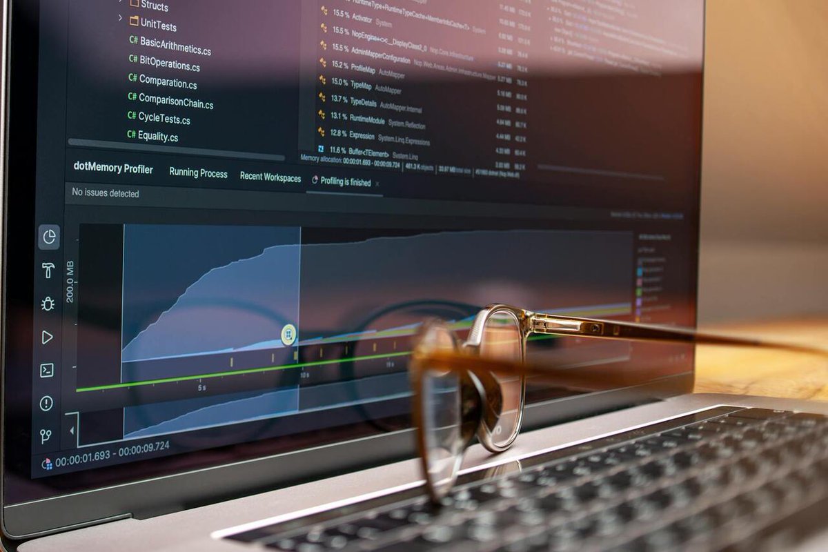 centcapglobal's tweet image. Microsoft claims Copilot delivers massive productivity gains, but what&apos;s the real ROI? Our deep-dive cuts through the hype, analyzing the data, costs, and user feedback to reveal if it&apos;s a true game-changer. #MicrosoftCopilot #AI #Productivity #TechAnaly… cent.capital/news/tech/tech…