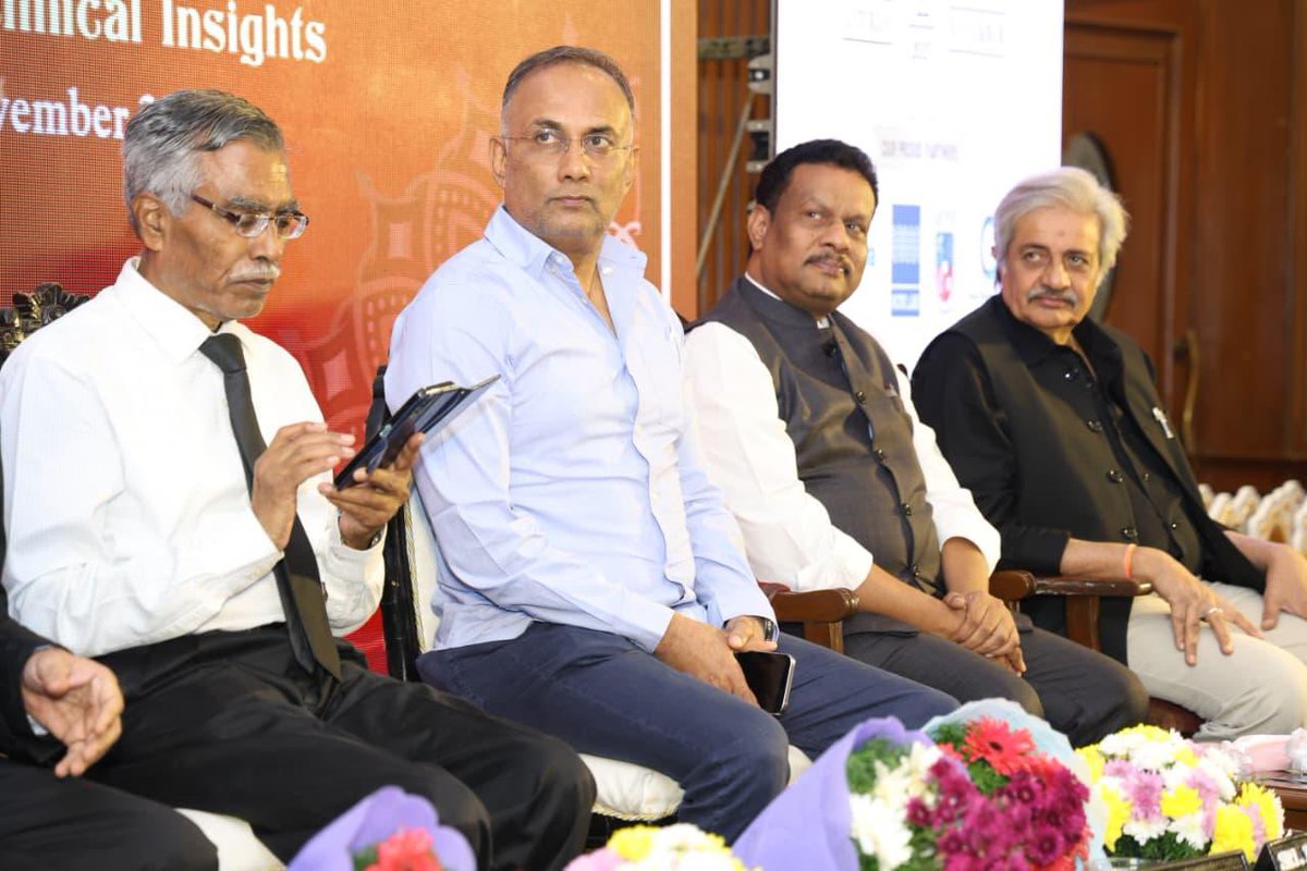 dineshgrao's tweet image. I inaugurated and addressed technical workshop on &quot;Regulatory Changes in Solid Oral Dosage Forms&quot; jointly organized by the Indian Pharmaceutical Association and the Karnataka Drug and Pharmaceutical Association, under the guidance of the Karnataka Drug Control Department.

There…