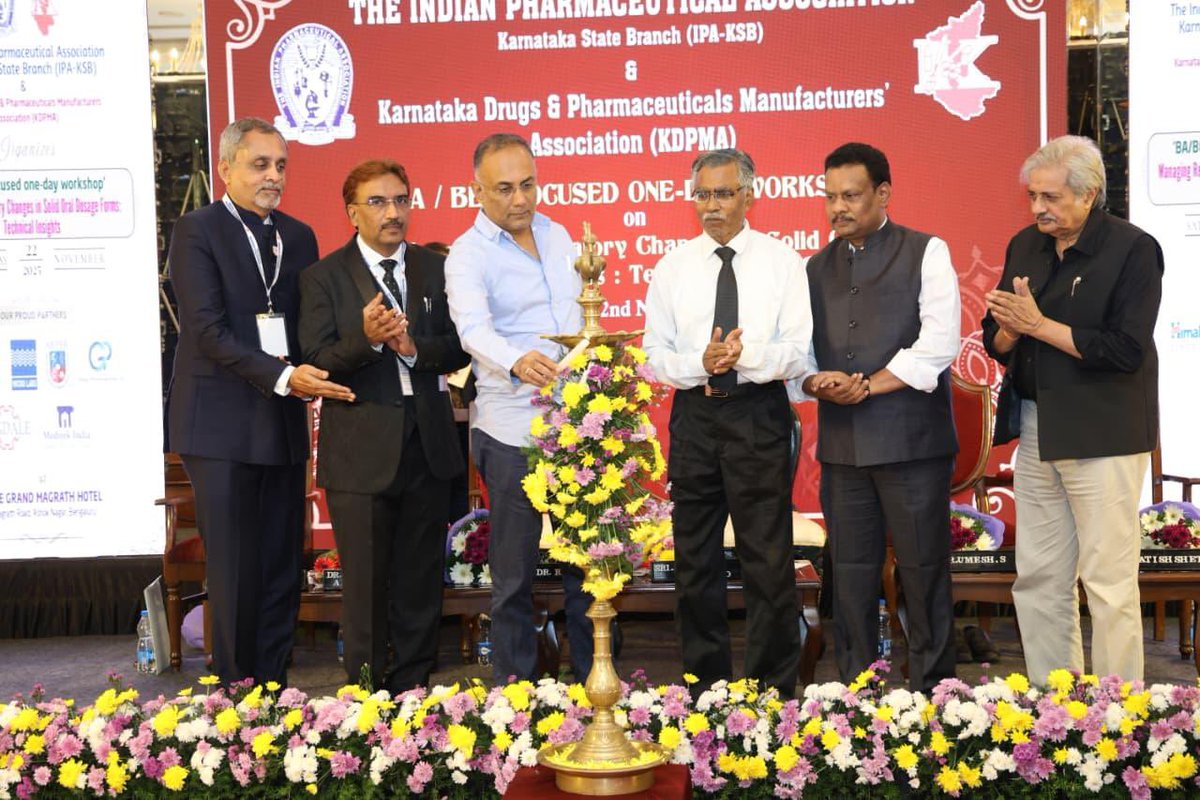 dineshgrao's tweet image. I inaugurated and addressed technical workshop on &quot;Regulatory Changes in Solid Oral Dosage Forms&quot; jointly organized by the Indian Pharmaceutical Association and the Karnataka Drug and Pharmaceutical Association, under the guidance of the Karnataka Drug Control Department.

There…