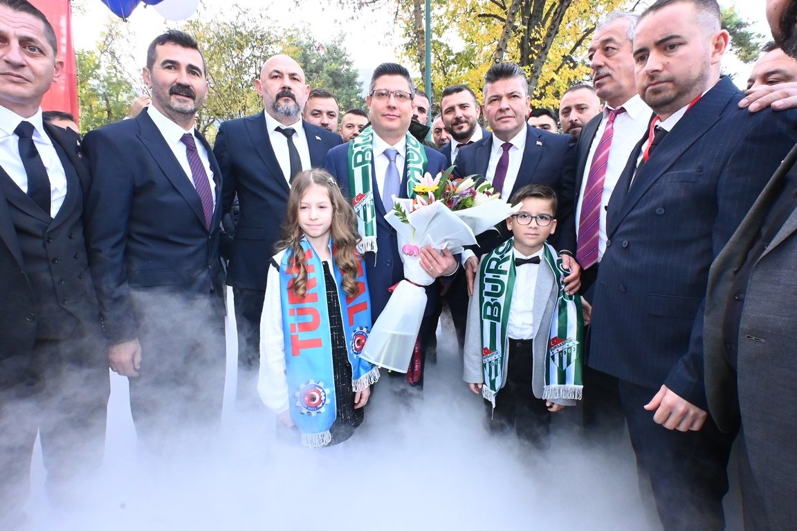 Bursa 2 Nolu Şubemizin 3. Olağan Genel Kurulu’nu, yoğun katılımın ve dayanışma ruhunun damga vurduğu bir ortamda gerçekleştirdik.