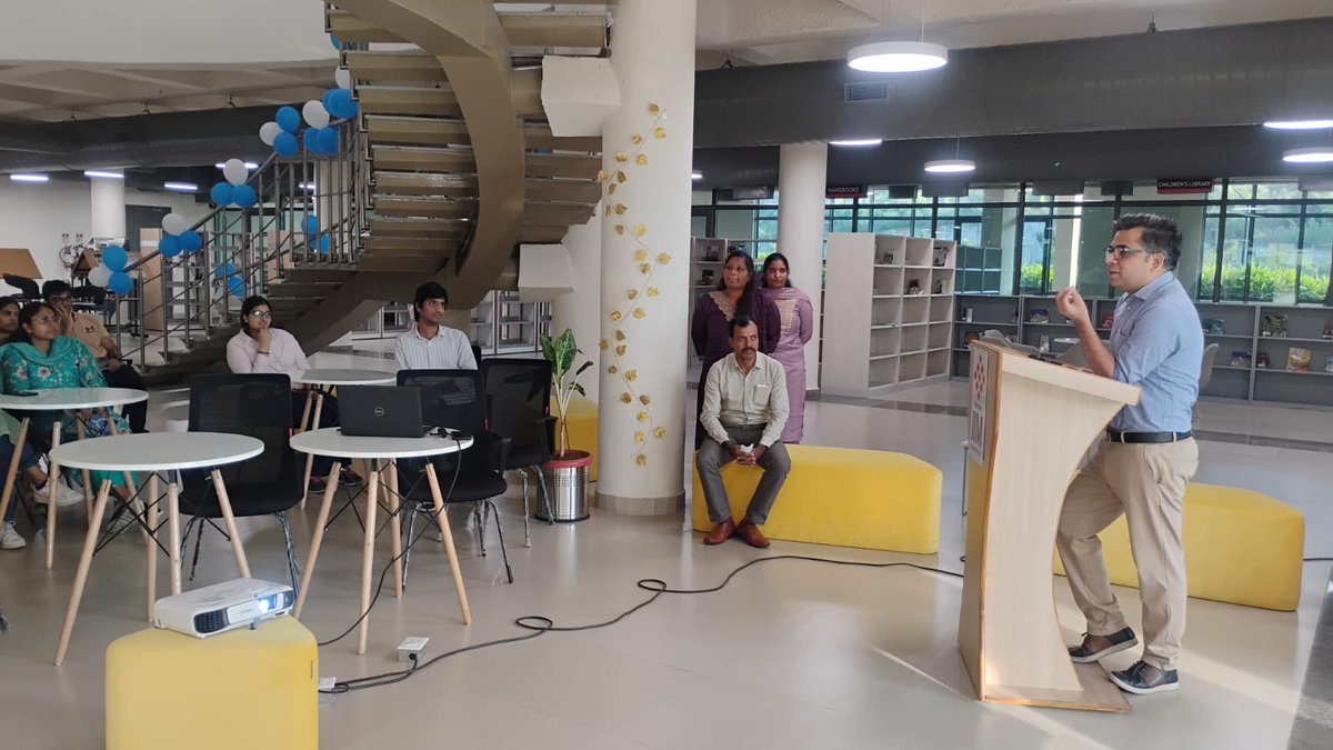 IIM_Vizag's tweet image. Week of Books, Buzz &amp;amp; Beyond at IIMV!
National Library Week at IIMV featured Treasure Hunt, Silent Scriber, Date with Books, Musical Books &amp;amp; more. The LRC launched the Faculty Publications Corner and wrapped up the celebrations with a prize ceremony.
#IIMV #LibraryWeek2025