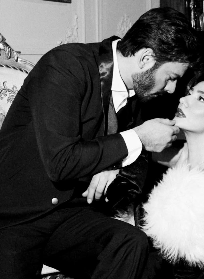 aestheticallyFM's tweet image. BARKING GRUNTING MAKING DINOSAUR NOISES COS FAWAD YOU MENACE OF A MAN ???!!!! 😩💦🔥☄️💥

#FawadKhan • #MahiraKhan